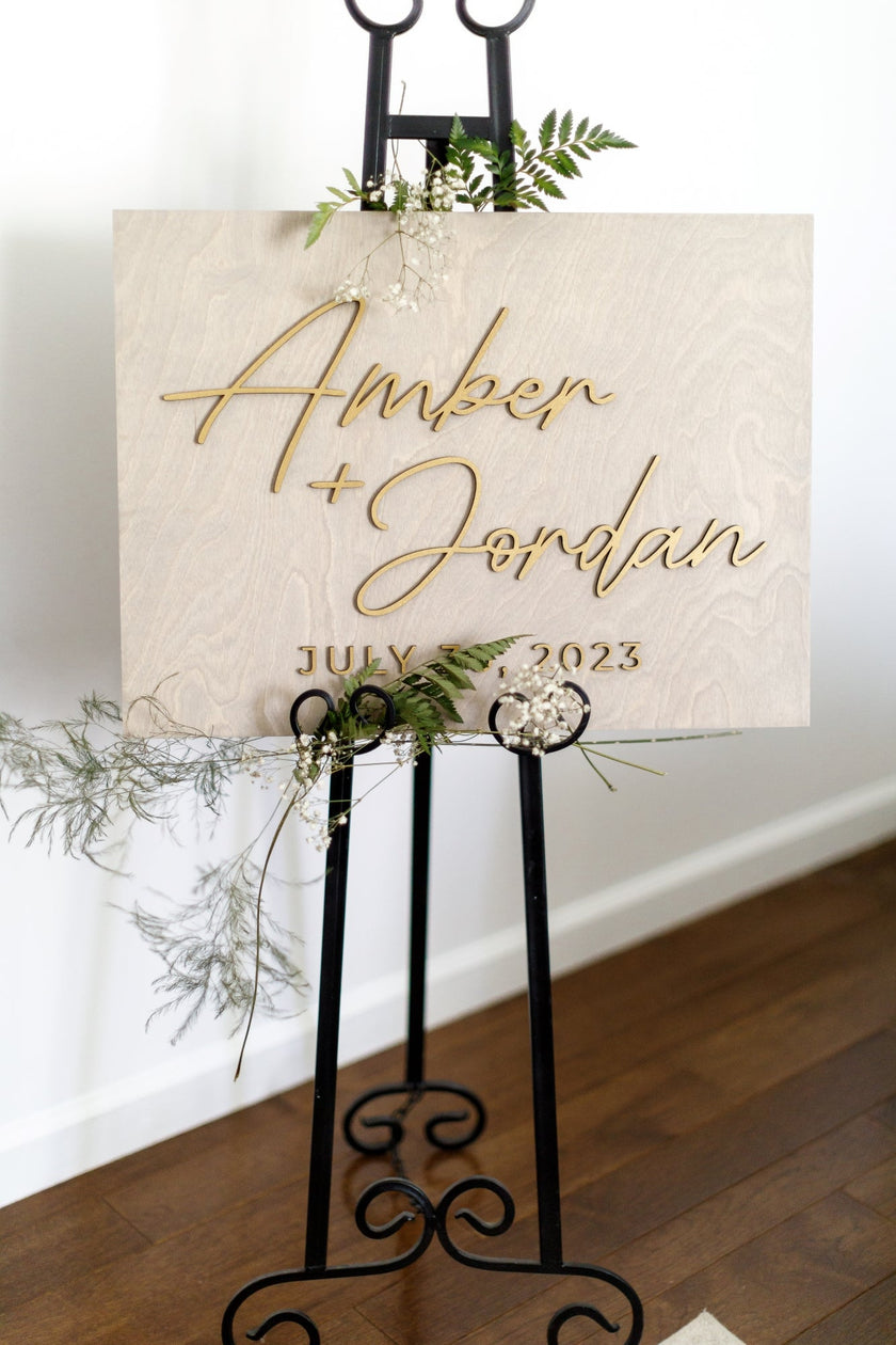 WEDDING WELCOME SIGN | PERSONALIZED NAME SIGN | AMBER & JORDAN - Small Town Timbers